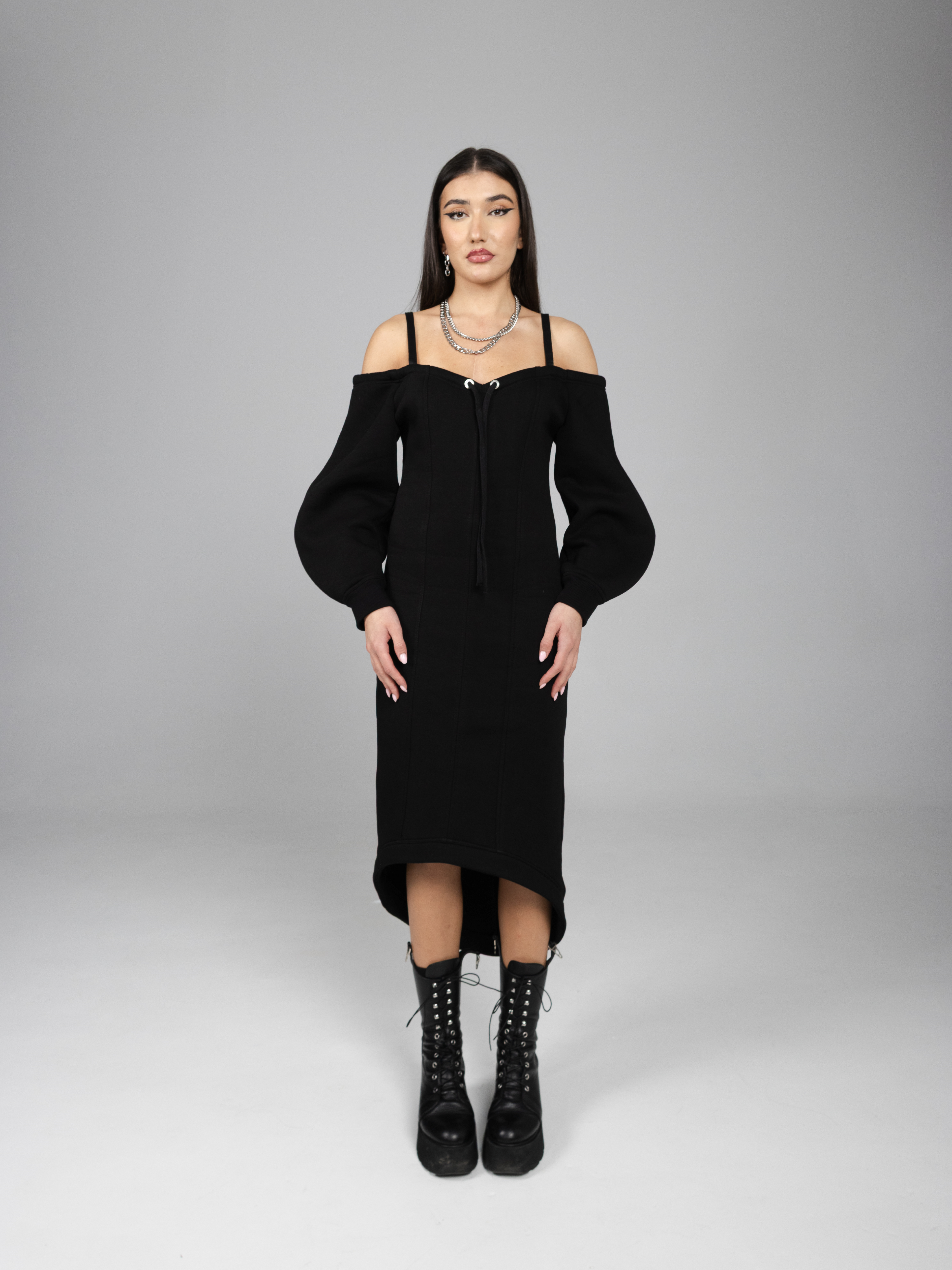 Rochie midi cu umeri goi