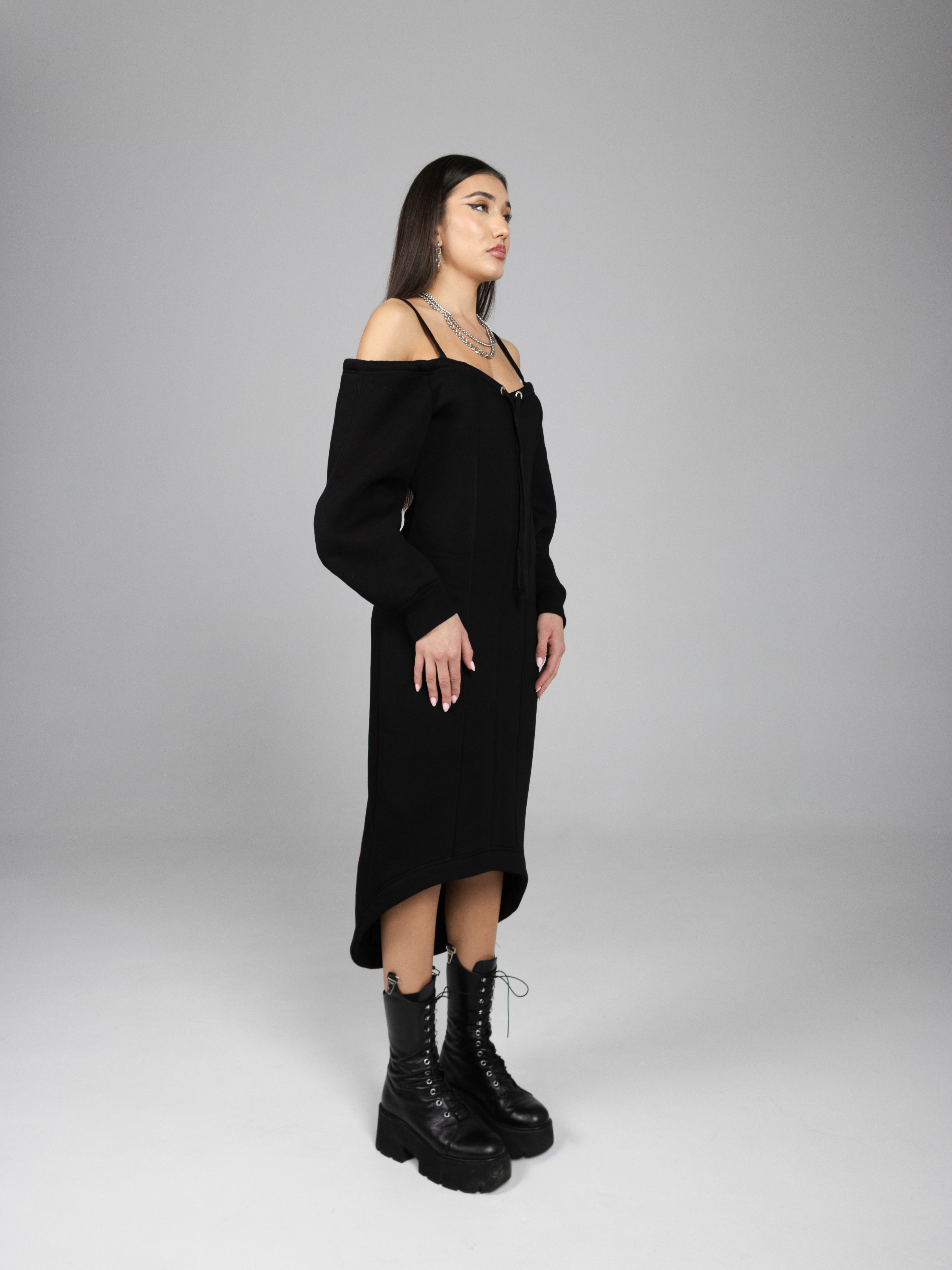 Rochie midi cu umeri goi