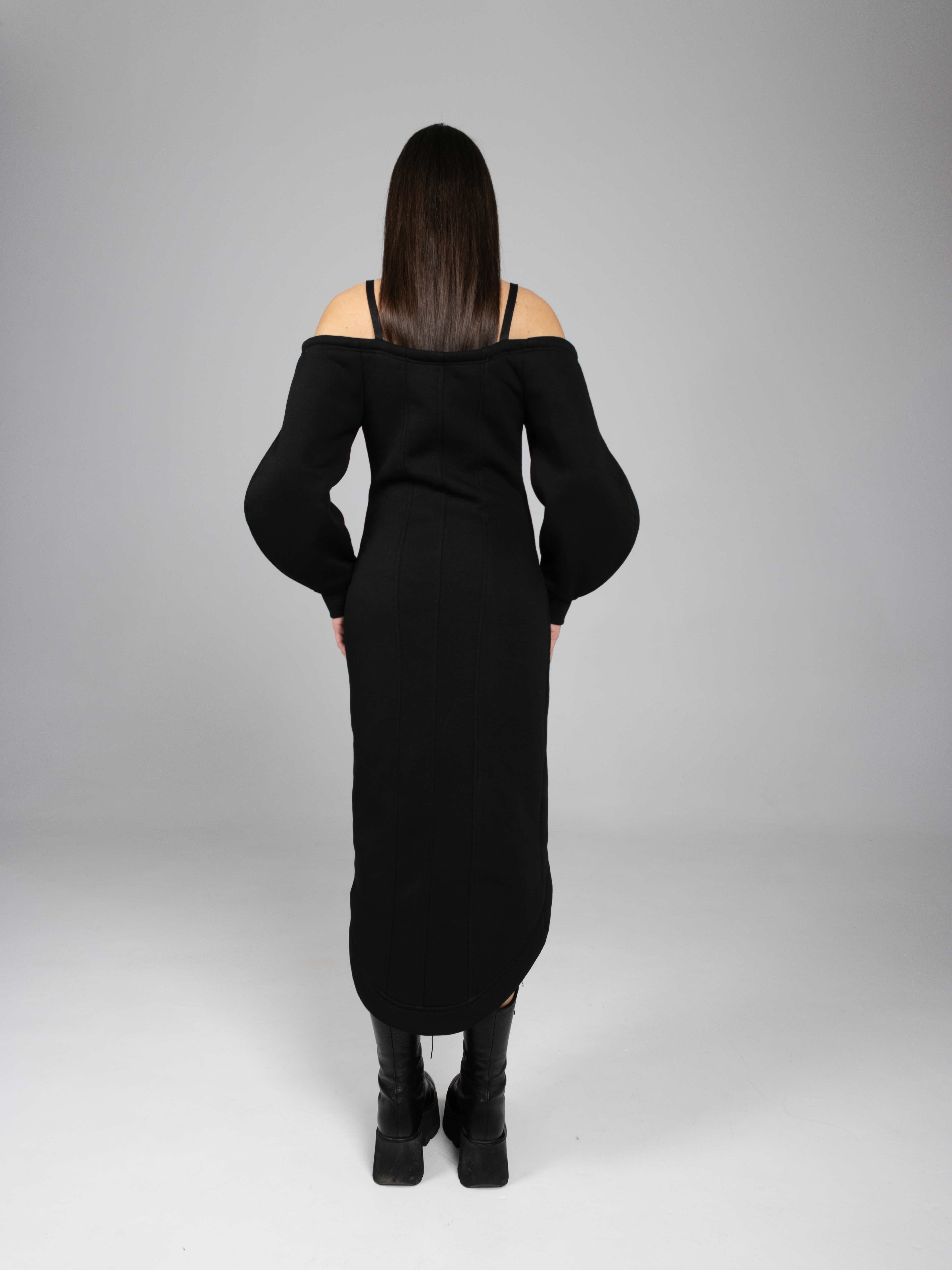 Rochie midi cu umeri goi