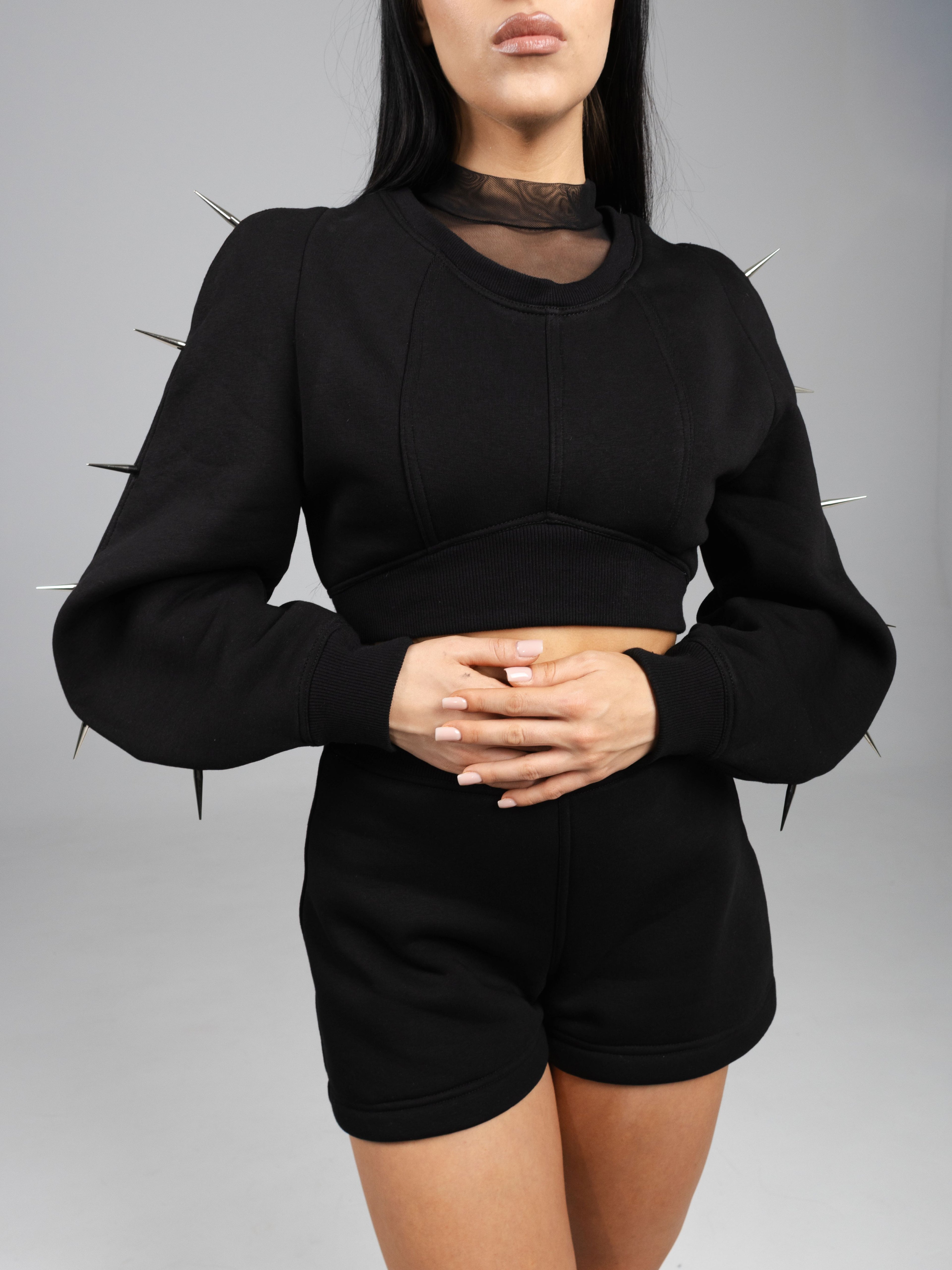 Pulover cropped cu ținte