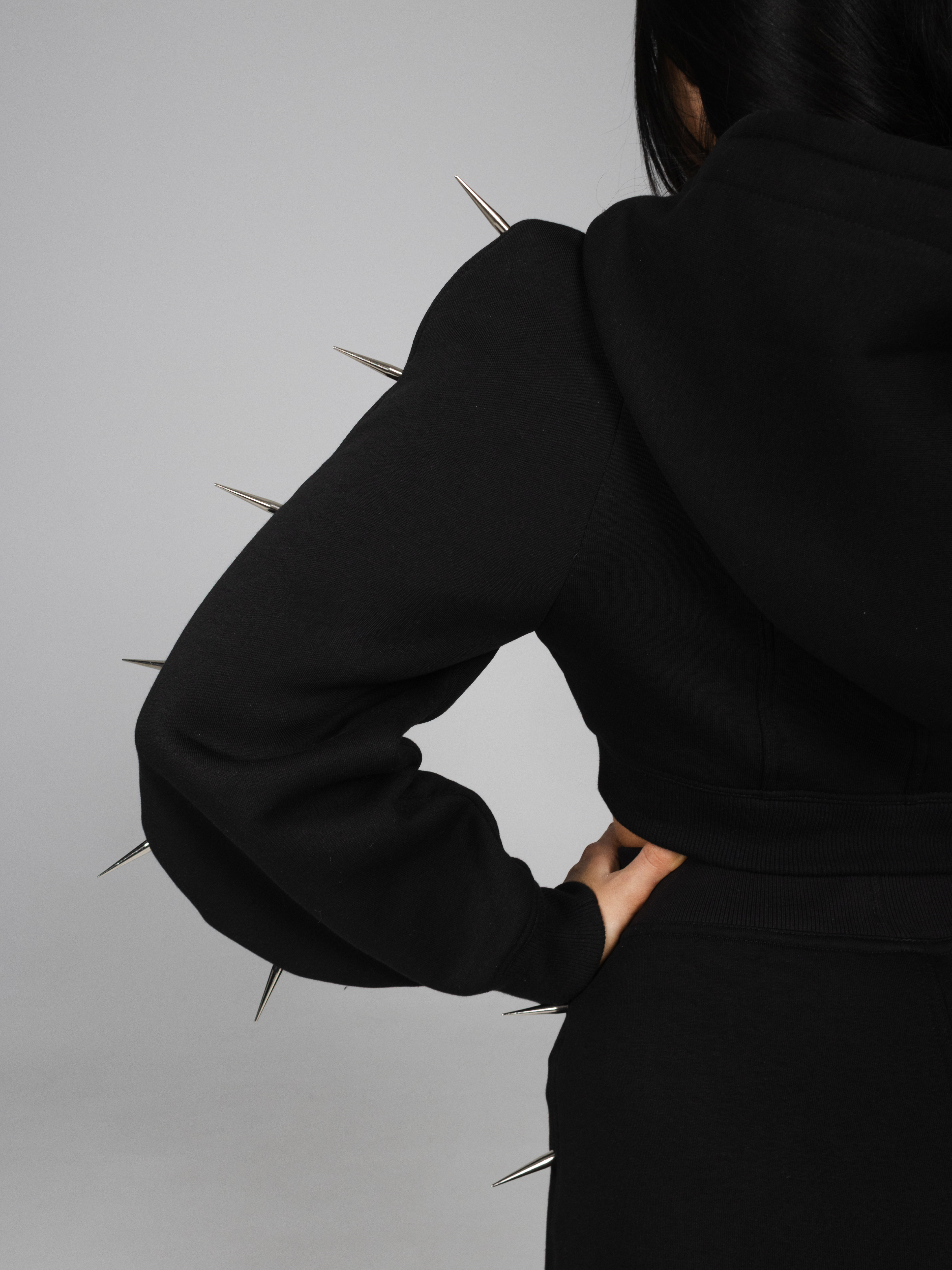 Hanorac cropped cu ținte