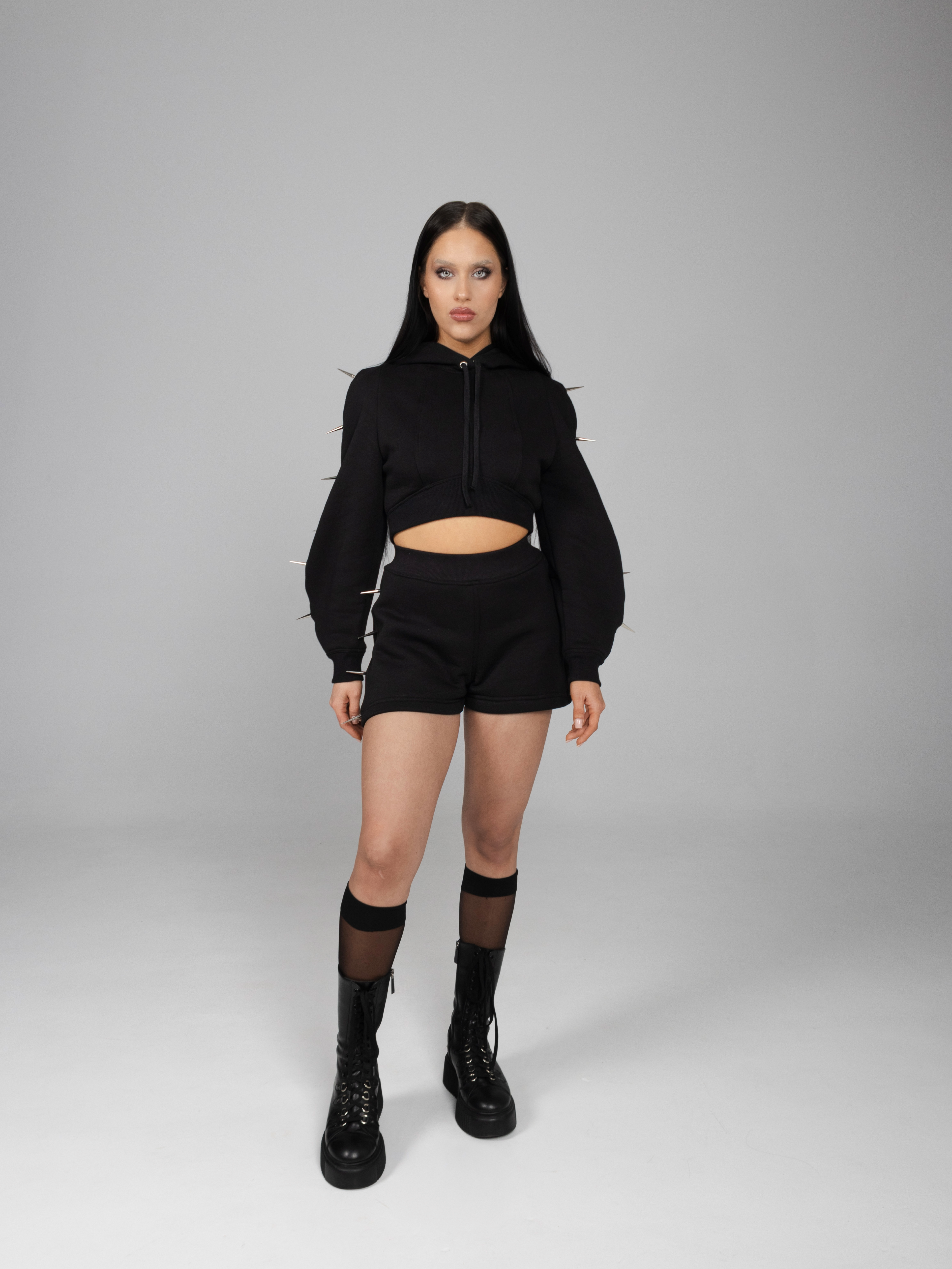 Hanorac cropped cu ținte