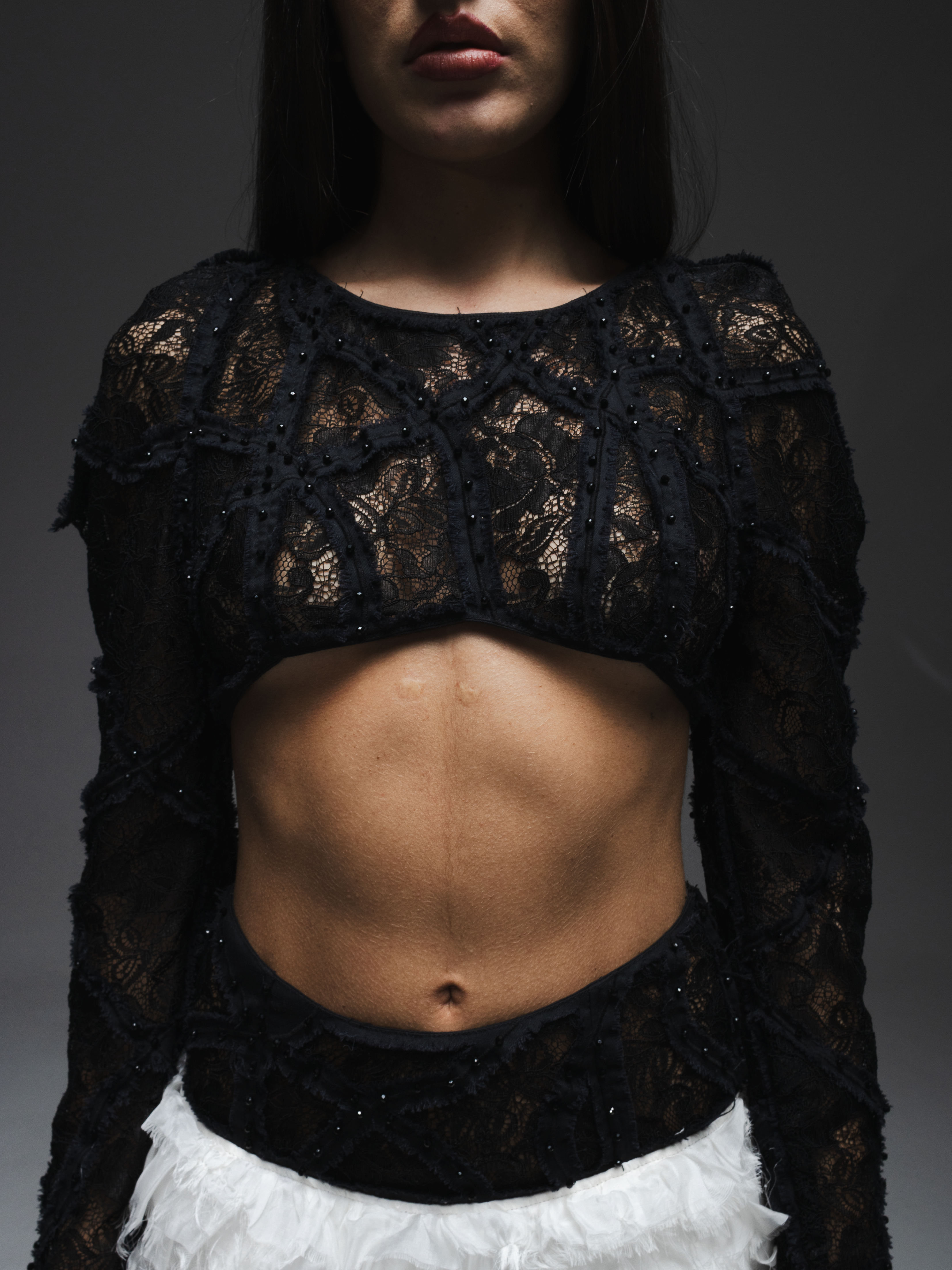 Bluză scurtă din dantelă