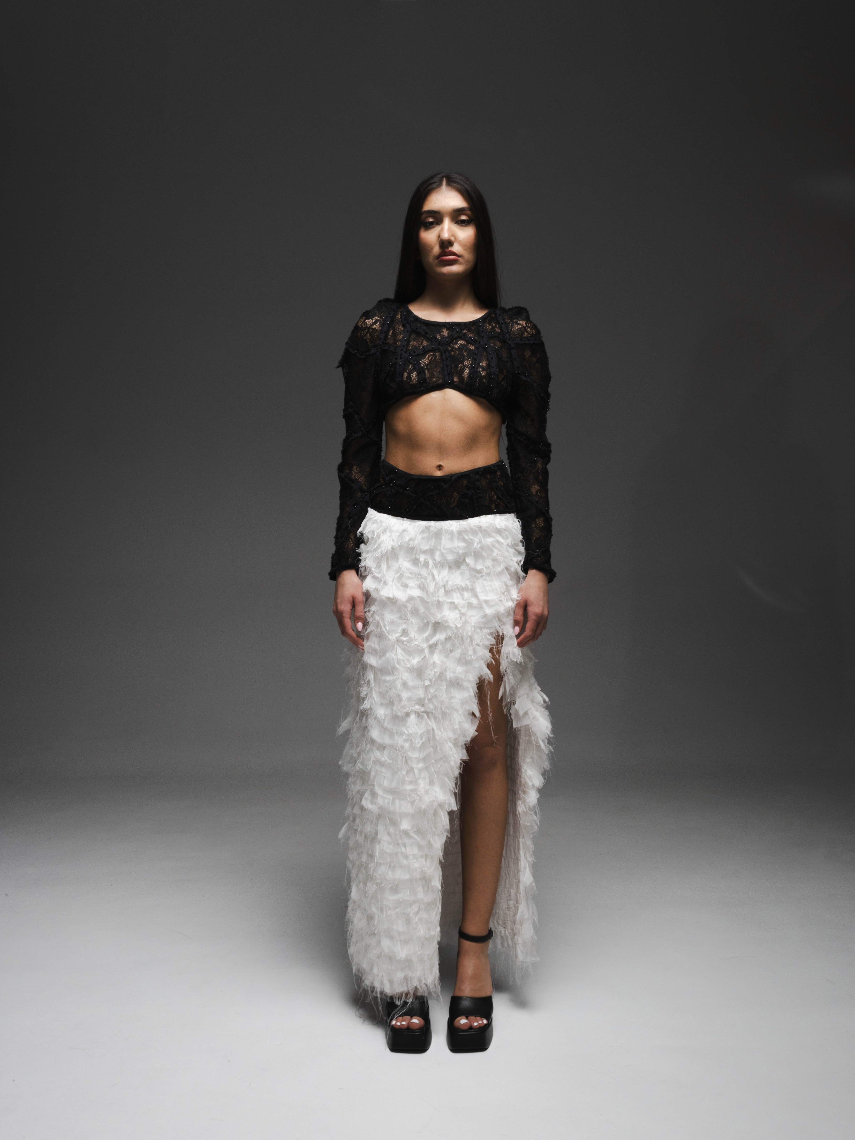 Bluză scurtă din dantelă