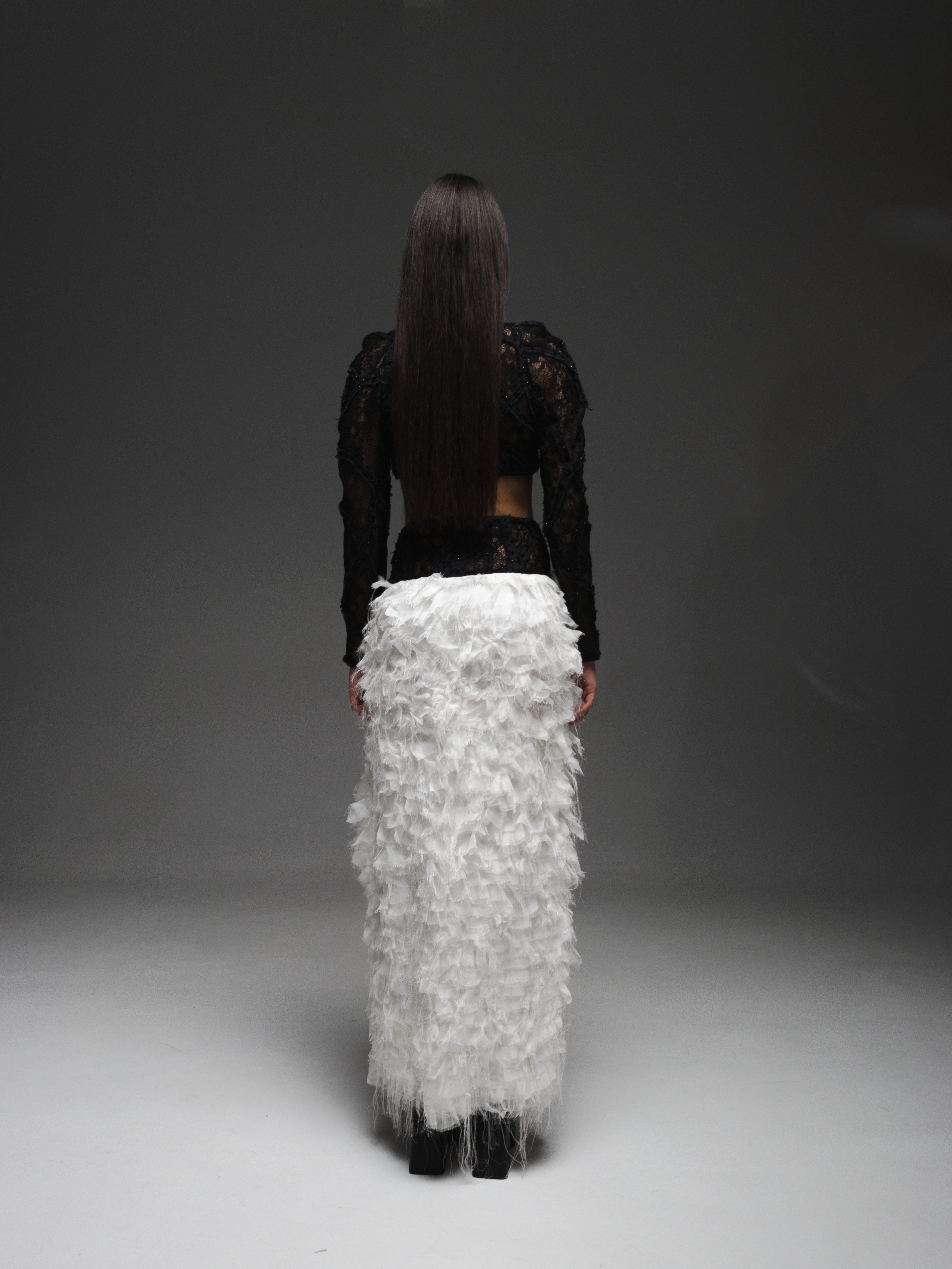 Fustă din dantelă și "blană de mătase"